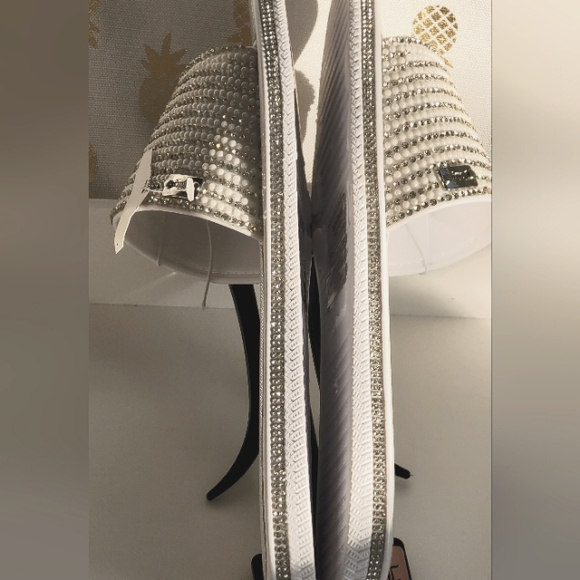 JUICY COUTURE SANDALS - Picture 8 of 9